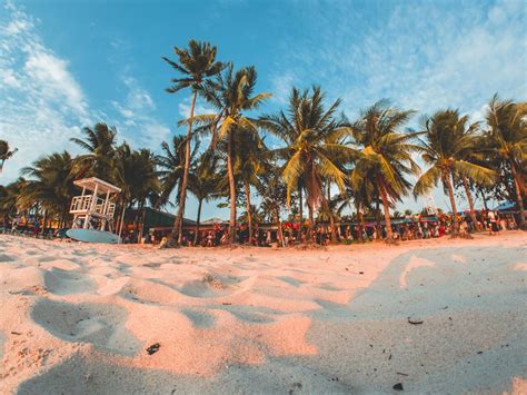 The 15 Best Beaches in the Philippines [2023] .